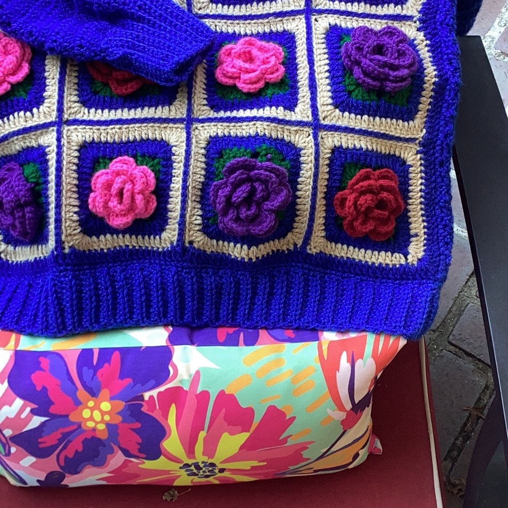 NEW | ✋HANDCRAFTED ❤️ Crocheted 🧶 Granny Squares & Roses 🌹 Sweater - Picture 2 of 9